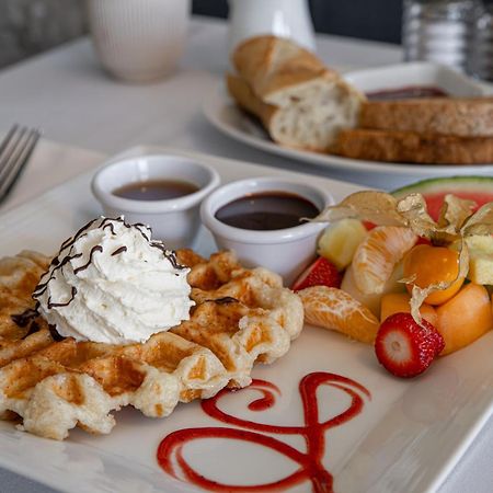 לה מלבאי Chez Truchon Bistro-Auberge מראה חיצוני תמונה