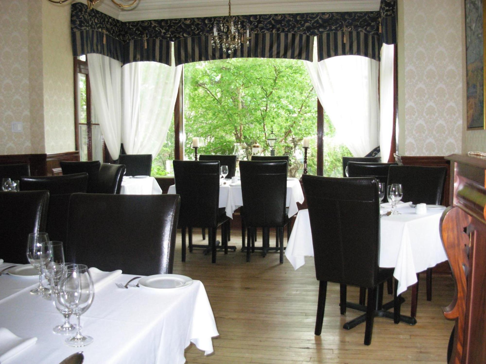 לה מלבאי Chez Truchon Bistro-Auberge מראה חיצוני תמונה