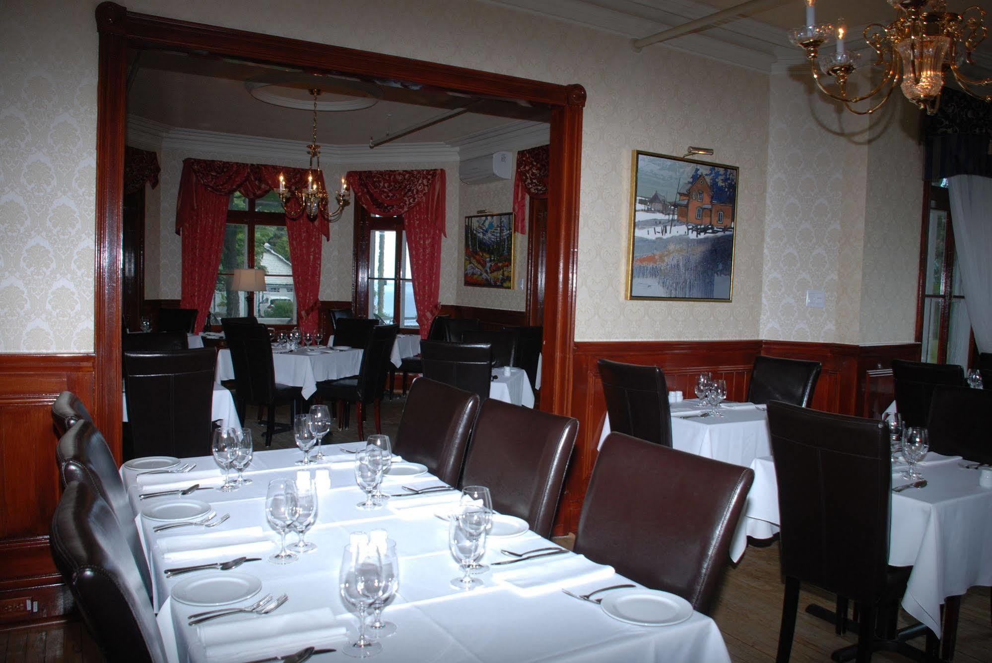 לה מלבאי Chez Truchon Bistro-Auberge מראה חיצוני תמונה